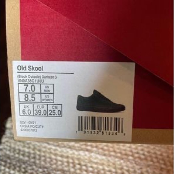 Vans - Picture 2 of 2